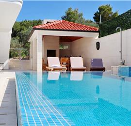 6 Bedroom Beachfront Villa with Heated Pool near Vela Luka on Korcula Island, Sleep 12